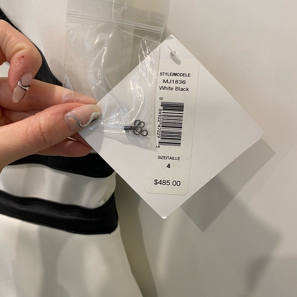 Marc + James white and black dress - Picture 2 of 8